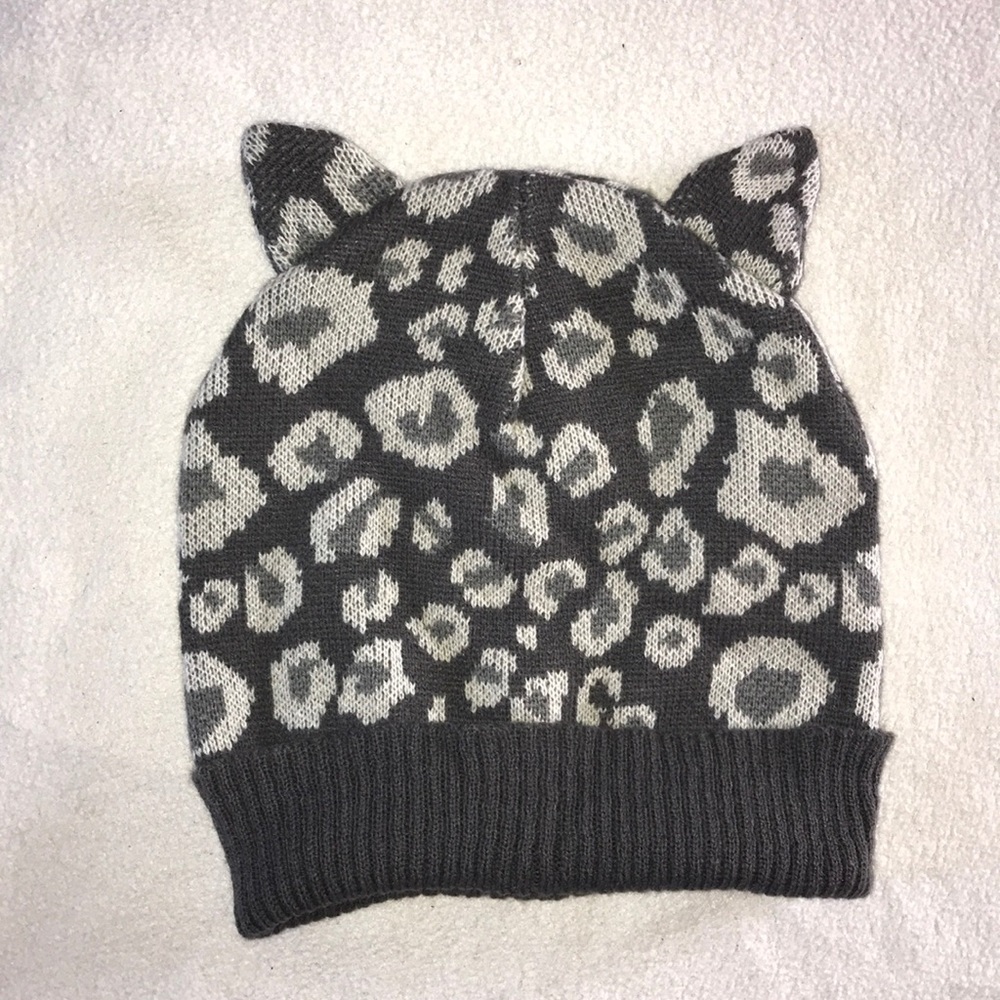 KIDS 6-8 Gray Cream Leopard Cheetah Cat Ear Beanie